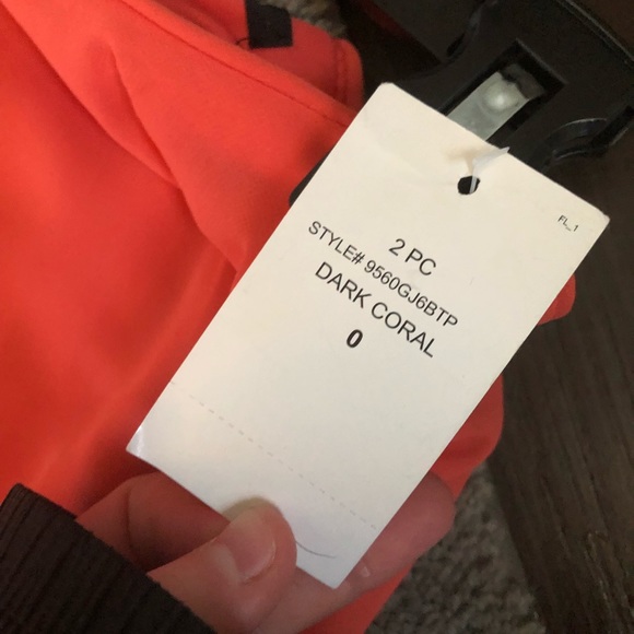 Coral 2 Piece set - Picture 3 of 5